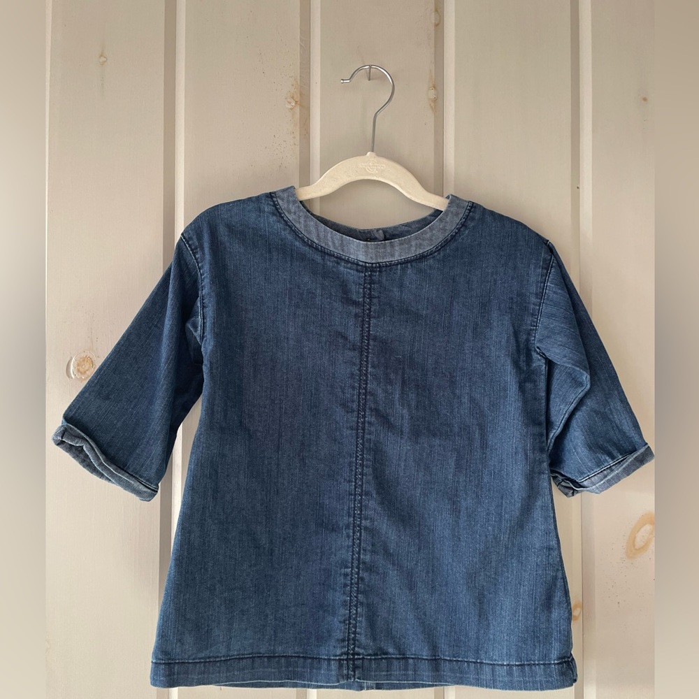 OLD NAVY girls denim shirt with half sleeves and back button closure.  Size 5T